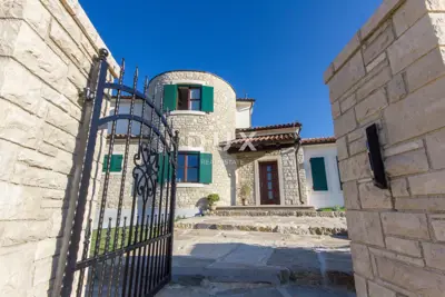 Villa 220 m², Hrboki - pool and grounds 1,900 m² - 7