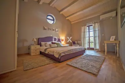 Villa 220 m², Hrboki - pool and grounds 1,900 m² - 20