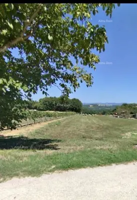 Građevinsko zemljište 2.212 m², Draguć - mirna istarska lokacija
