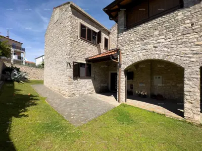 Haus 200 m², Pula Centar, Pool und Grundstück 1 055 m²