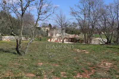 Building plot in Marčana, quiet location and infrastructure nearby - 2