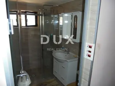Haus 275 m², Podmurvice - 3 Etagen, Nähe zu Einrichtungen - 9