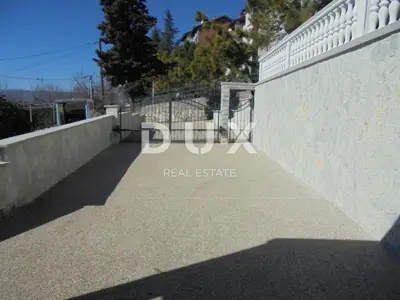 Haus 275 m², Podmurvice - 3 Etagen, Nähe zu Einrichtungen - 3