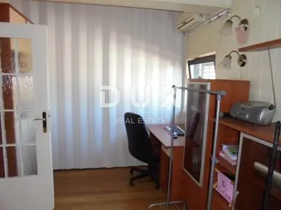 Haus 275 m², Podmurvice - 3 Etagen, Nähe zu Einrichtungen - 10
