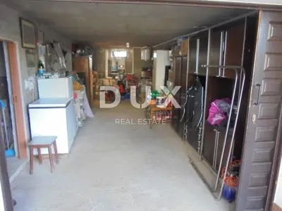 Haus 275 m², Podmurvice - 3 Etagen, Nähe zu Einrichtungen - 12
