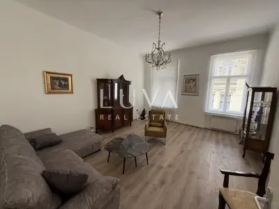 Zagreb, Centar, novorenovirani 3S stan za najam, 84 m²