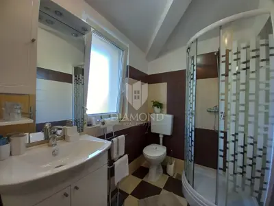 Nedešćina, prizemlje kuće 180 m², bazen i vrt 800 m² - 14