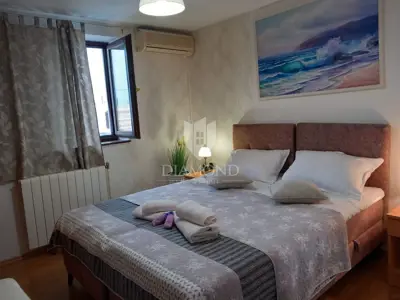 Nedešćina, prizemlje kuće 180 m², bazen i vrt 800 m² - 13
