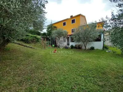 Nedešćina, prizemlje kuće 180 m², bazen i vrt 800 m² - 18