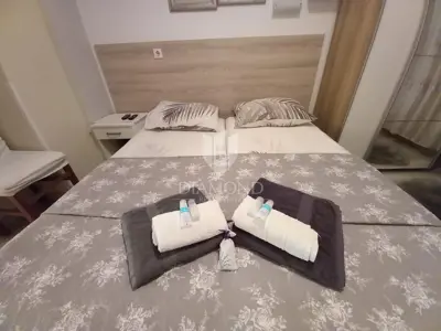 Nedešćina, prizemlje kuće 180 m², bazen i vrt 800 m² - 12