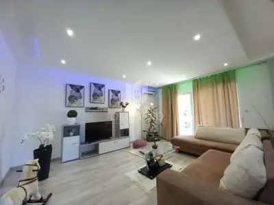 Nedešćina, prizemlje kuće 180 m², bazen i vrt 800 m² - 7