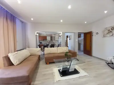 Nedešćina, prizemlje kuće 180 m², bazen i vrt 800 m² - 9