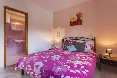Imanje u Žminju, 2 kuće, bazeni i poslovni prostor - 10