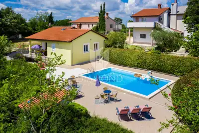 Imanje u Žminju, 2 kuće, bazeni i poslovni prostor
