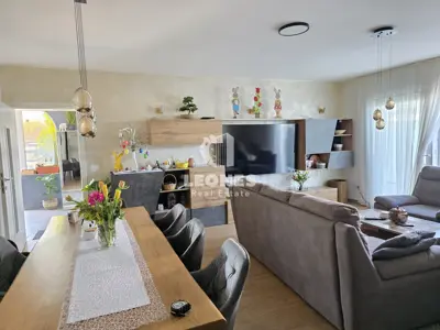 House, Umag, 3 residential units and 4 parking spaces - 2