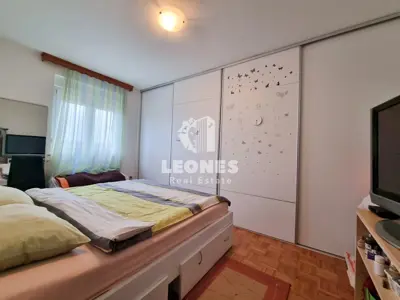 House, Umag, 3 residential units and 4 parking spaces - 10