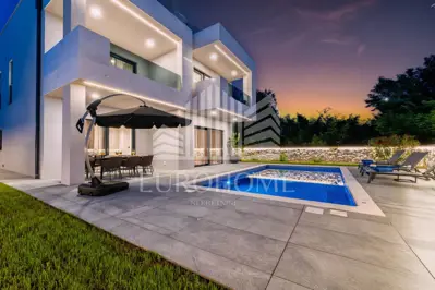 Vila 370 m², Privlaka - panoramski pogled na more - 15