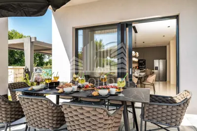 Vila 370 m², Privlaka - panoramski pogled na more - 16