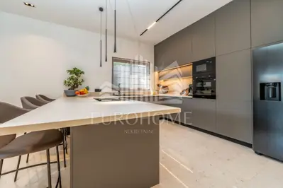 Vila 370 m², Privlaka - panoramski pogled na more - 9