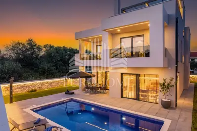 Vila 370 m², Privlaka - panoramski pogled na more - 2