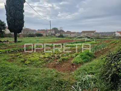 Estate 1,850 m², Barban - three houses and a large yard - 2