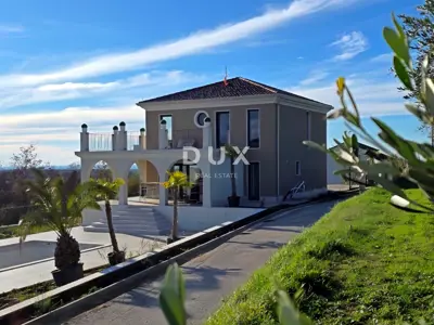 Villa 384 m², Buje - panoramic sea view - 2