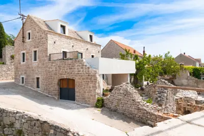 Steinhaus 190 m², Pučišća - 6 km vom Meer
