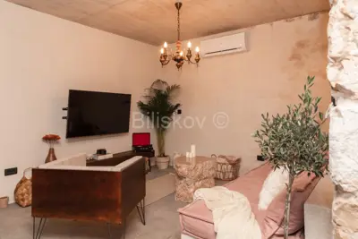 Kamena kuća 190 m², Pučišća - 6 km od mora - 13
