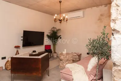 Kamena kuća 190 m², Pučišća - 6 km od mora - 13