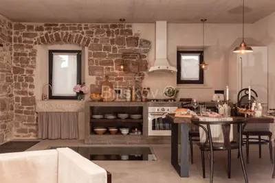 Kamena kuća 190 m², Pučišća - 6 km od mora - 14
