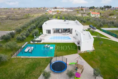Haus 316 m², Smoković bei Zadar, Pool und Jacuzzi - 10