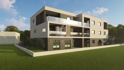 Apartment in Pula, Centar - ground floor, garden and parking space