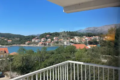 Stan 127 m², Korčula - dvoetažni, drugi red od mora