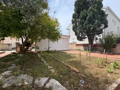 Kuća u Novalji, 708 m² okućnice i 6 parkirnih mjesta - 14
