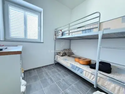 Kuća u Novalji, 708 m² okućnice i 6 parkirnih mjesta - 9