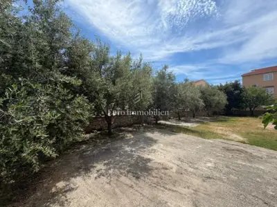 Kuća u Novalji, 708 m² okućnice i 6 parkirnih mjesta - 3