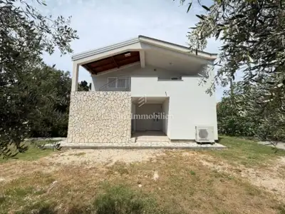 Kuća u Novalji, 708 m² okućnice i 6 parkirnih mjesta - 13