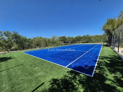 Kuća 350 m², Krk - bazen i okućnica 4.000 m² - 4