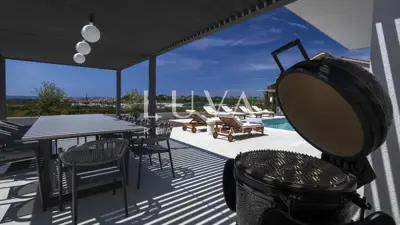 Split, luxuriöse Villa mit Meerblick, 220 m² zur langfristigen Miete - 9