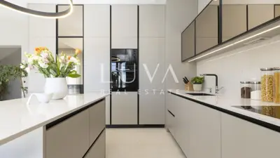 Split, luxuriöse Villa mit Meerblick, 220 m² zur langfristigen Miete - 17