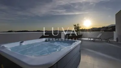Split, luxuriöse Villa mit Meerblick, 220 m² zur langfristigen Miete - 2