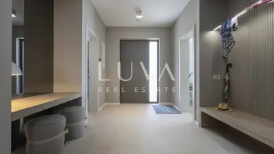 Split, luxuriöse Villa mit Meerblick, 220 m² zur langfristigen Miete - 10