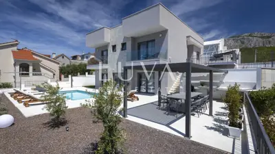 Split, luxuriöse Villa mit Meerblick, 220 m² zur langfristigen Miete - 8