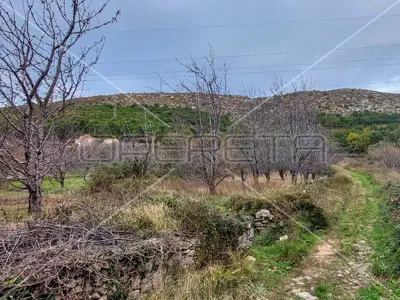 Poljoprivredno zemljište 332 m², Tugare - blizu glavne prometnice - 8