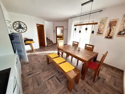 Kuća 130 m², Malinska - bazen i ljetna kuhinja - 11