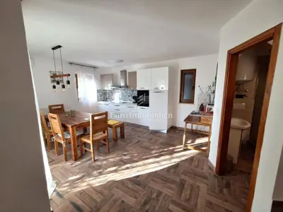 Kuća 130 m², Malinska - bazen i ljetna kuhinja - 10