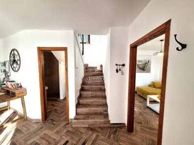 Kuća 130 m², Malinska - bazen i ljetna kuhinja - 19