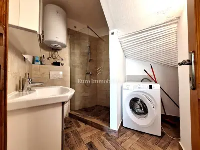 Kuća 130 m², Malinska - bazen i ljetna kuhinja - 18