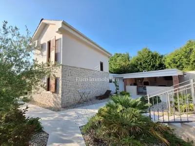 Kuća 130 m², Malinska - bazen i ljetna kuhinja - 2
