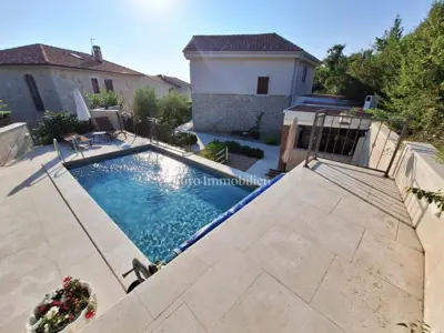 Kuća 130 m², Malinska - bazen i ljetna kuhinja - 6